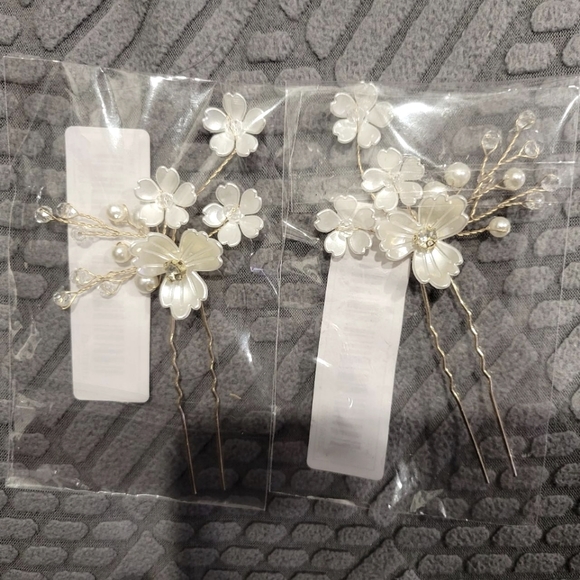 Floral delicate wedding hair pin accessories - Picture 1 of 1